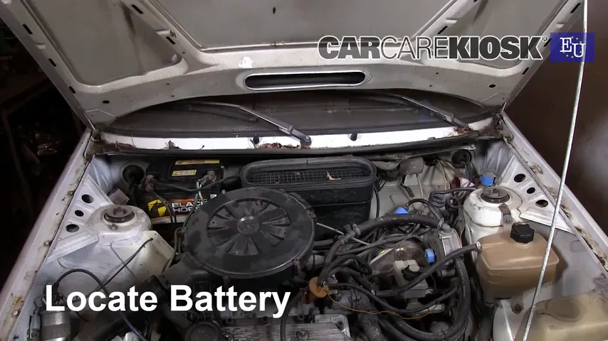 1993 Skoda Favorit L 1.3L 4 Cyl. Battery Replace